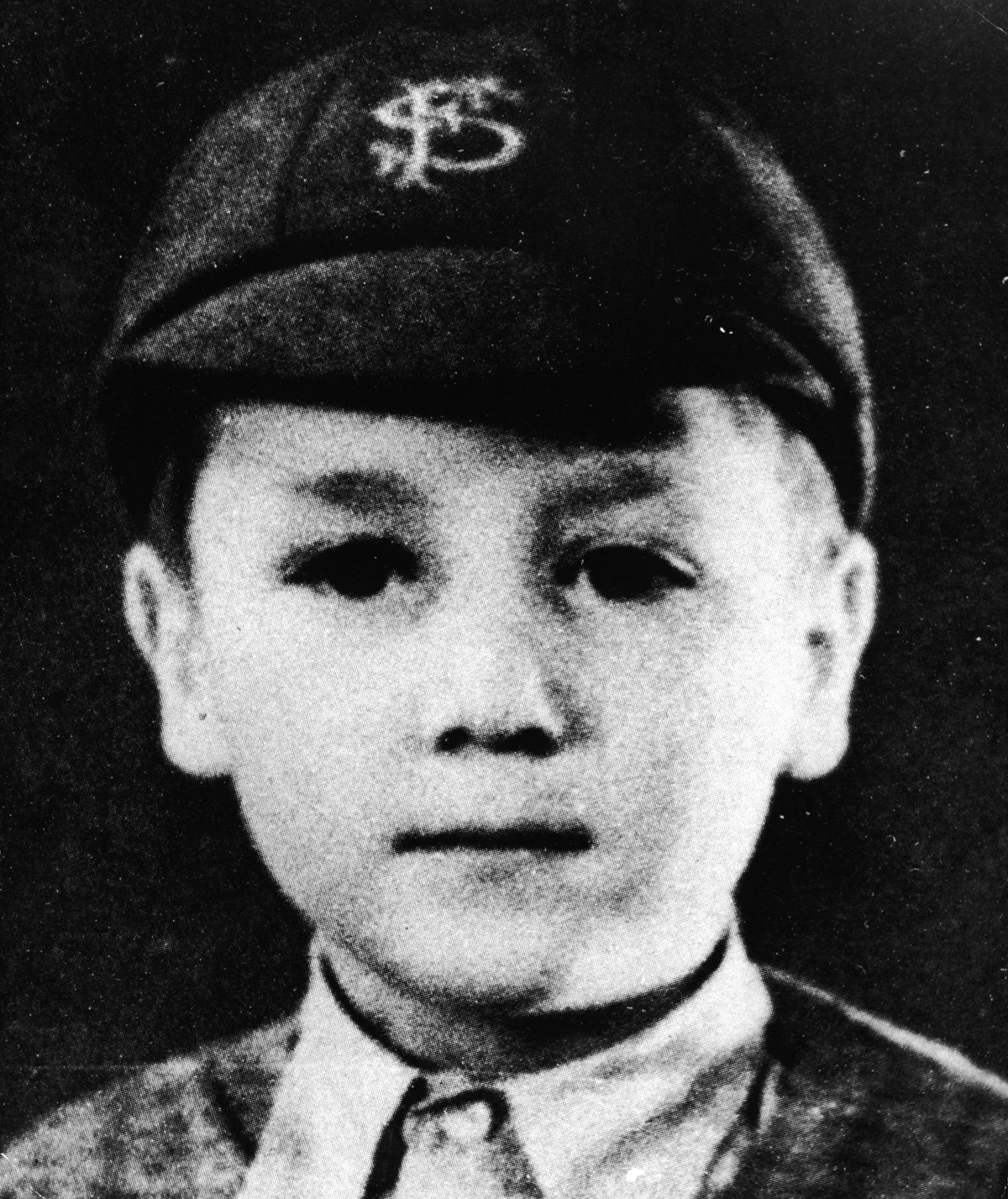 John Lennon als 8-Jähriger, in Schuluniform mit Kappe. Fotografiert 1948. (Photo by Pictorial Press/Getty Images)